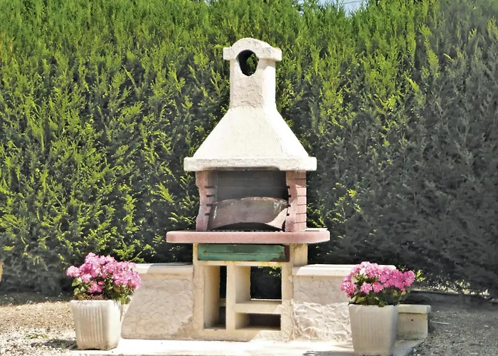 3 Bedroom Amazing In Payzac (Dordogne)